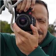 Profesor de fotografía de Lifestyle y retrato, con más de 5 años de experiencia en edición, composición y creatividad.
