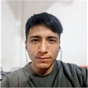 Estudiante de Ingeniería da apoyo escolar en matematica