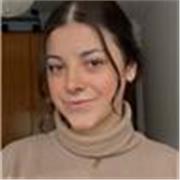 Estudiante universitaria de tercer curso del Grado en Economía, ofrece apoyo personalizado en Economía para Bachillerato.