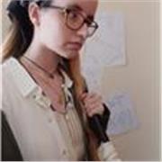 Profesora gallega con más de cinco años de fluidez en inglés.