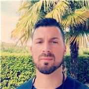 Laureato in Archeologia e Storia Antica offre ripetizioni di storia, geografia, storia dell'arte e italiano a studenti di elementari e medie