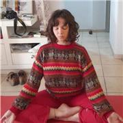 Profesora de yoga, alineacion, elongacion y movimiento