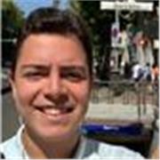 Estudiante bilingüe en madrid ofrece clases de inglés para cualquier tipo de persona buscando ayuda. Tengo manejo total de la lengua y experiencia con ella desde los 5 años. Estoy dispuesto a enseñar con mucha paciencia y amor a cualquier persona tratando