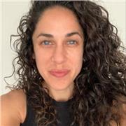 Native English teacher based in Tours offering engaging, conversation-focused lessons for adults and students — in person or