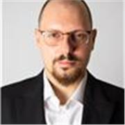 Laureato, poi Truffato dai Guru online ed oggi Insegno Competenze Serie di Marketing