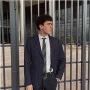 ¿Necesitas ayuda en inglés? ¿O tal vez en historia, lengua, economía…? Me encuentro cursando el doble grado de Ade y Derecho y tal vez pueda ser lo que necesitas