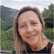 Professeur à domicile donne des cours de soutien scolaire dans le primaire et secondaire. 