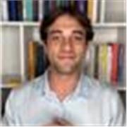 Offro supporto come life coach per aiutarti a credere in te stesso e migliorarti.
