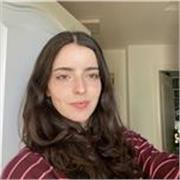 Me defino como una persona paciente y empática. Tengo experiencia en primaria sobre todo, pero también en secundaria dando inglés.