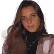 Profesora con experiéncia y que hizo un intercámbio en Londres para mejorar el idioma