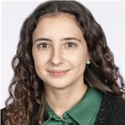 Profesora titulada en educación infantil, primaria y con la especialidad en educación física con más de 5 años de experiencia.