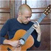 Studente del Conservatorio di Milano laureato con il massimo dei voti, lode e menzione d'onore. Insegna chitarra classica per tutti i livelli