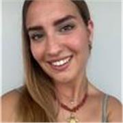 Graduada en psicología educativa,y actualmente me he formado como docente formadora de FP. Clase a todo público, encantada. 