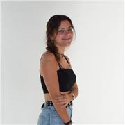 Profesora de diseño gráfico. Especializada en el uso de los programas adobe