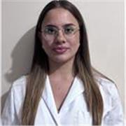 Studentessa motivata per la spiegazione degli argomenti per i propri allievi