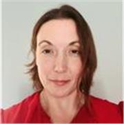 Profesora de Básica e historia con más de 10 años de experiencia haciendo clases en sala y online