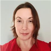 Profesora de Básica e historia con más de 10 años de experiencia haciendo clases en sala y online