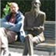 Profesor experimentado especialmente en Humanidades. Tutorizo y reviso TFM y TFG