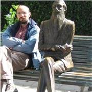 Profesor experimentado especialmente en Humanidades. Tutorizo y reviso TFM y TFG