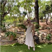 Soy Laura, tengo 18 años y soy de Elche. Puedo dar clases a nivel de Primaria y ESO