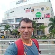 Profesor de apoyo en clases presenciales de inglés básico