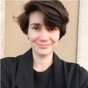 French native and experienced linguist with experience in tutoring foreign students