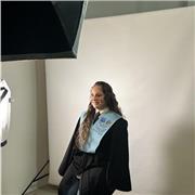 Soy estudiante de último curso del grado de Magisterio Infantil, por lo que podría dar clases a alumnado de primaria y ESO