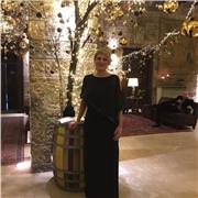 Laureata impartisce lezioni private in letteratura italiana e storia dell'arte