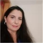 Profesora licenciada en filología hispánica  especializada en lingüística imparte clases  de español para extranjeros en línea.