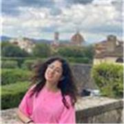 Studentessa di lingue presso l'Università degli Studi di Firenze
