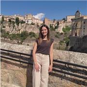 Maestra con experiencia impartiendo clases de apoyo, especialmente de inglés, a alumnos desde primaria hasta secundaria