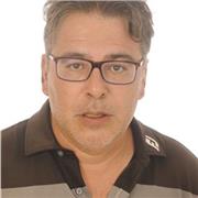 LICENCIADO EN ECONOMÍA POR LA UNIVERSIDAD POMPEU FABRA Y MÁSTER Y DEA EN ECONOMÍA POR LA UNIVERSIDAD DE BARCELONA