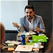 Profesional con visión global y experiencia gubernamental para cátedra universitaria