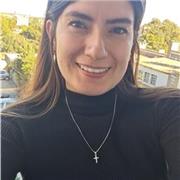 Profesora de alfabetización digital para enseñar las habilidades tecnologícas