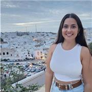 Graduada en derecho da clases particulares de historia