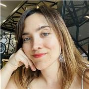 Profesora de inglés con enfoque comunicativo y lectura