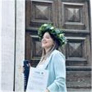 Dottoressa in scienze politiche. Conosco bene l’inglese e posso dare ripetizioni in merito!