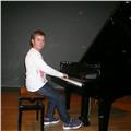 Profesor de piano ofrece clases particulares de hasta nivel profesional