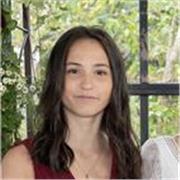 Enseignante de mathématiques pour lycée, étudiante en école d’ingénieur.