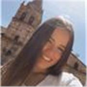 Profesora de inglés y español, dictó clases de forma presencial y virtual