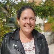 J'enseignerais l'anglais aux jeunes enfants et aux adultes