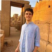 Fluent English speaker with an A in English literature and flexible teaching methods.