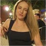Profesora de apoyo para niños de primaria , he acabado bachillerato con un 9 de media y voy a estudiar terapia ocupacional.