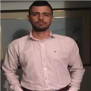 Profesor de español y matemáticas imparte clases a niños de todas las edades