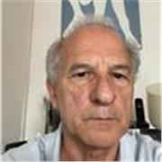 Docente di diritto con oltre trent’anni di esperienza nelle scuole statali superiori offre lezioni chiare e mirate 