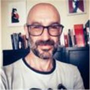 Soy técnico superior en audiovisuales con más de 20 años de experiencia trabajando en televisión y más de 5 en fotografía 