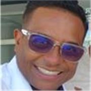 Ich bin Spanischlehrer für alle Niveaustufen, bis hin zu Business-Spanisch, wobei ich Englisch als Hilfsmittel einsetze.