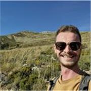 Chico francés graduado en Relaciones Internacionales, estoy deseando enseñar mi idioma como no se enseña en la clase
