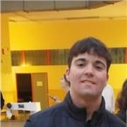 Me defino como una persona trabajadora, empàtica y ambiciosa. Me gusta ayudar a la gente y, en este caso me gustaria ayudar a alumnos de primària y secundaria a aprender inglés o a mejorar su nivel.