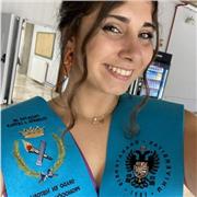 Me defino como una persona aplicada y comprometida dispuesta a ayudar a cualquier alumno que lo necesite.